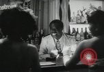 Standbild Louis Armstrong singt United States USA, 1943, aus Sekunde 37 historischem Filmmaterial Videoclip 65675066562