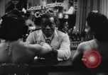 Standbild Louis Armstrong singt United States USA, 1943, aus Sekunde 46 historischem Filmmaterial Videoclip 65675066562