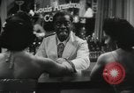 Standbild Louis Armstrong singt United States USA, 1943, aus Sekunde 49 historischem Filmmaterial Videoclip 65675066562