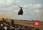 Standbild CH-47 Chinook Vietnam, 1969, aus Sekunde 12 historischem Filmmaterial Videoclip 65675066567