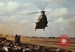 Standbild CH-47 Chinook Vietnam, 1969, aus Sekunde 14 historischem Filmmaterial Videoclip 65675066567