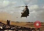 Standbild CH-47 Chinook Vietnam, 1969, aus Sekunde 15 historischem Filmmaterial Videoclip 65675066567