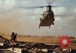 Standbild CH-47 Chinook Vietnam, 1969, aus Sekunde 16 historischem Filmmaterial Videoclip 65675066567