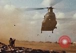 Standbild CH-47 Chinook Vietnam, 1969, aus Sekunde 17 historischem Filmmaterial Videoclip 65675066567