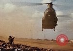 Standbild CH-47 Chinook Vietnam, 1969, aus Sekunde 18 historischem Filmmaterial Videoclip 65675066567