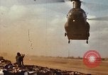 Standbild CH-47 Chinook Vietnam, 1969, aus Sekunde 19 historischem Filmmaterial Videoclip 65675066567