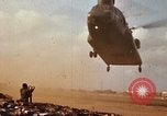 Standbild CH-47 Chinook Vietnam, 1969, aus Sekunde 21 historischem Filmmaterial Videoclip 65675066567