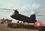 Standbild CH-47 Chinook Vietnam, 1969, aus Sekunde 26 historischem Filmmaterial Videoclip 65675066567