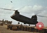 Standbild CH-47 Chinook Vietnam, 1969, aus Sekunde 27 historischem Filmmaterial Videoclip 65675066567