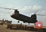 Standbild CH-47 Chinook Vietnam, 1969, aus Sekunde 28 historischem Filmmaterial Videoclip 65675066567