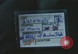 Standbild Munition laden Vietnam, 1969, aus Sekunde 3 historischem Filmmaterial Videoclip 65675066568