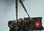 Standbild Munition laden Vietnam, 1969, aus Sekunde 22 historischem Filmmaterial Videoclip 65675066568