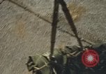Standbild Munition laden Vietnam, 1969, aus Sekunde 48 historischem Filmmaterial Videoclip 65675066568