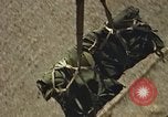 Standbild Munition laden Vietnam, 1969, aus Sekunde 54 historischem Filmmaterial Videoclip 65675066568