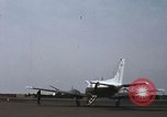 Standbild U-21 Ute Flugzeuge Vietnam lange Binh, 1969, aus Sekunde 53 historischem Filmmaterial Videoclip 65675066576