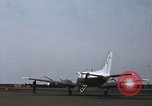 Standbild U-21 Ute Flugzeuge Vietnam lange Binh, 1969, aus Sekunde 54 historischem Filmmaterial Videoclip 65675066576