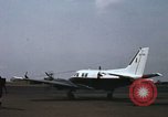 Standbild U-21 Ute Flugzeuge Vietnam lange Binh, 1969, aus Sekunde 61 historischem Filmmaterial Videoclip 65675066576