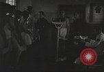 Immagine di Nutrizione soldato nella seconda guerra mondiale United States USA, 1943, secondo 17 filmato di repertorio 65675066585