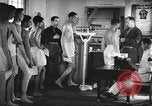 Immagine di Nutrizione soldato nella seconda guerra mondiale United States USA, 1943, secondo 20 filmato di repertorio 65675066585