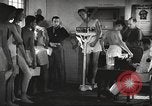 Immagine di Nutrizione soldato nella seconda guerra mondiale United States USA, 1943, secondo 22 filmato di repertorio 65675066585