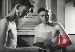 Immagine di Nutrizione soldato nella seconda guerra mondiale United States USA, 1943, secondo 25 filmato di repertorio 65675066585