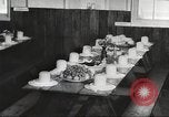 Immagine di Nutrizione soldato nella seconda guerra mondiale United States USA, 1943, secondo 36 filmato di repertorio 65675066585