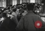 Immagine di Nutrizione soldato nella seconda guerra mondiale United States USA, 1943, secondo 47 filmato di repertorio 65675066585
