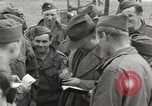 Standbild Congressional Gruppe in Camp Lucky Strike Saint Valery Frankreich, 1945, aus Sekunde 7 historischem Filmmaterial Videoclip 65675066602