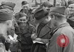 Standbild Congressional Gruppe in Camp Lucky Strike Saint Valery Frankreich, 1945, aus Sekunde 9 historischem Filmmaterial Videoclip 65675066602