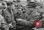 Standbild Congressional Gruppe in Camp Lucky Strike Saint Valery Frankreich, 1945, aus Sekunde 15 historischem Filmmaterial Videoclip 65675066602