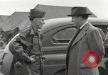 Standbild Congressional Gruppe in Camp Lucky Strike Saint Valery Frankreich, 1945, aus Sekunde 27 historischem Filmmaterial Videoclip 65675066602