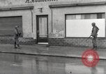 Image des prisonniers de guerre allemands Dillingen Allemagne, 1945, de la seconde 24 séquences d'archives historiques vidéo 65675066609