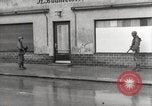 Image des prisonniers de guerre allemands Dillingen Allemagne, 1945, de la seconde 26 séquences d'archives historiques vidéo 65675066609