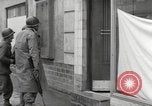 Image des prisonniers de guerre allemands Dillingen Allemagne, 1945, de la seconde 51 séquences d'archives historiques vidéo 65675066609