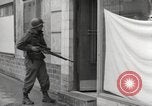 Image des prisonniers de guerre allemands Dillingen Allemagne, 1945, de la seconde 57 séquences d'archives historiques vidéo 65675066609