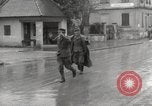 Image des prisonniers de guerre allemands Dillingen Allemagne, 1945, de la seconde 61 séquences d'archives historiques vidéo 65675066609