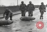 Standbild US Army Kreuze Donau bei Dillingen Dillingen Deutschland, 1945, aus Sekunde 14 historischem Filmmaterial Videoclip 65675066610