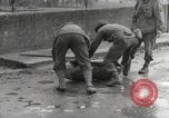 Standbild US Army Kreuze Donau bei Dillingen Dillingen Deutschland, 1945, aus Sekunde 21 historischem Filmmaterial Videoclip 65675066610