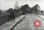 Standbild US Army Kreuze Donau bei Dillingen Dillingen Deutschland, 1945, aus Sekunde 44 historischem Filmmaterial Videoclip 65675066610