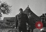 Standbild General Eisenhower Cherbourg Frankreich, 1945, aus Sekunde 43 historischem Filmmaterial Videoclip 65675066626