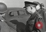 Standbild General Eisenhower Cherbourg Frankreich, 1945, aus Sekunde 47 historischem Filmmaterial Videoclip 65675066626