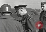 Standbild General Eisenhower Cherbourg Frankreich, 1945, aus Sekunde 49 historischem Filmmaterial Videoclip 65675066626