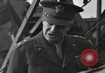 Standbild General Eisenhower Cherbourg Frankreich, 1945, aus Sekunde 13 historischem Filmmaterial Videoclip 65675066628