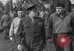 Standbild General Eisenhower Cherbourg Frankreich, 1945, aus Sekunde 27 historischem Filmmaterial Videoclip 65675066628