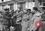 Immagine di Persone famose rilasciato dalle prigioni naziste Germania, 1945, secondo 6 filmato di repertorio 65675066636