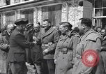 Immagine di Persone famose rilasciato dalle prigioni naziste Germania, 1945, secondo 7 filmato di repertorio 65675066636