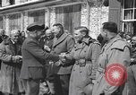 Immagine di Persone famose rilasciato dalle prigioni naziste Germania, 1945, secondo 8 filmato di repertorio 65675066636