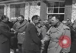 Immagine di Persone famose rilasciato dalle prigioni naziste Germania, 1945, secondo 19 filmato di repertorio 65675066636