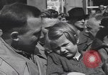 Immagine di Persone famose rilasciato dalle prigioni naziste Germania, 1945, secondo 44 filmato di repertorio 65675066636