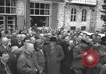 Immagine di Persone famose rilasciato dalle prigioni naziste Germania, 1945, secondo 62 filmato di repertorio 65675066636